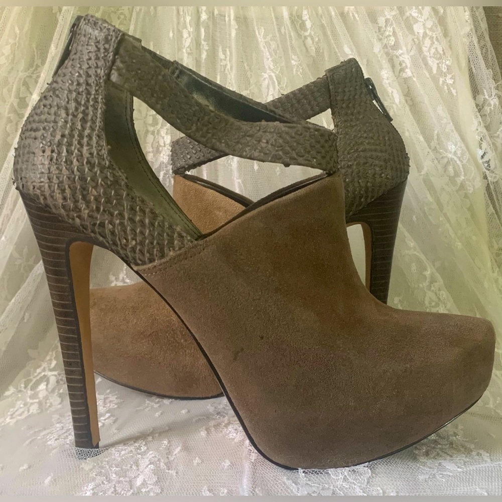 JESSICA SIMPSON platform+stiletto+ankle bootie.